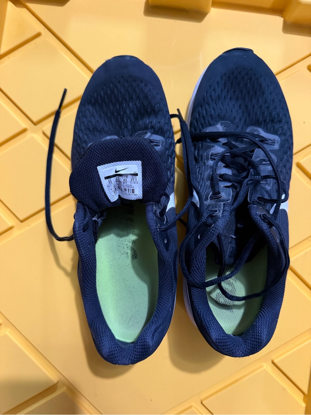 Nike Black Running Shoes with Lime Insoles